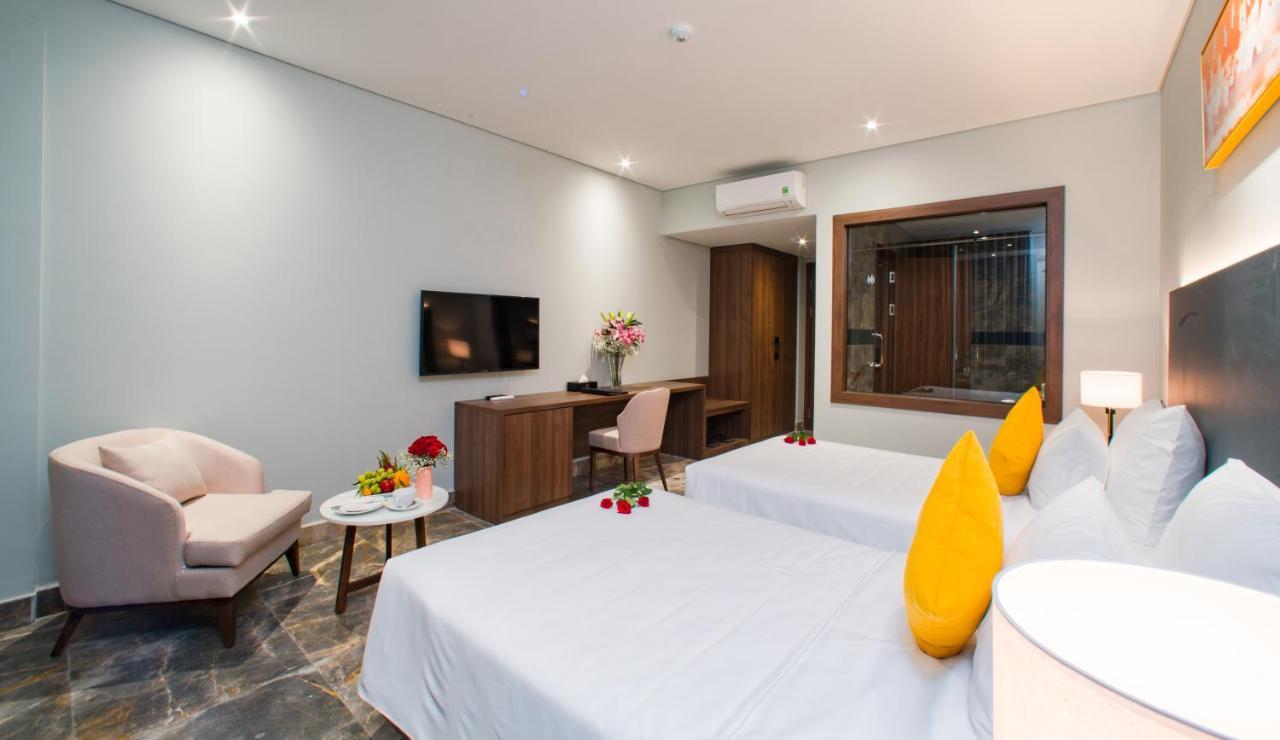 Phu Thang Grand Hotel Duc Hoa Exterior foto